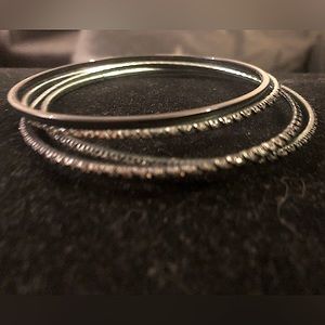 10/$20 1 Set of 4 BANGLE BRACELETS